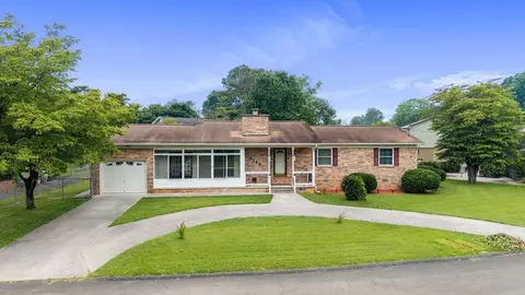 5146 Creek Bend Cir NW, Cleveland, TN 37312