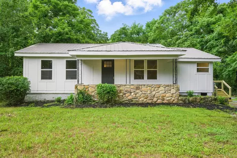 8427 Springfield Rd, Soddy Daisy, TN 37379