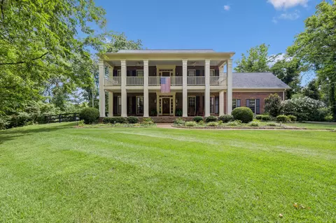 605 Natchez Bend Rd, Nashville, TN 37221