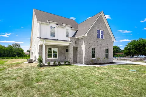 516 Gresham Ln, Murfreesboro, TN 37129 photo 3