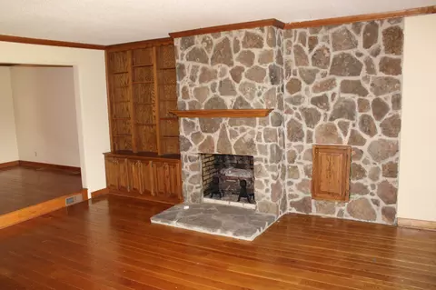 Living - 200 Primrose Ln, Morrison, TN 37357 photo 1 of 4