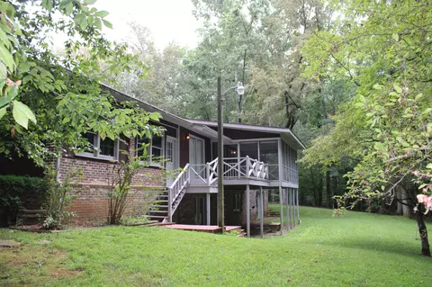 Exterior - 200 Primrose Ln, Morrison, TN 37357 photo 4 of 19