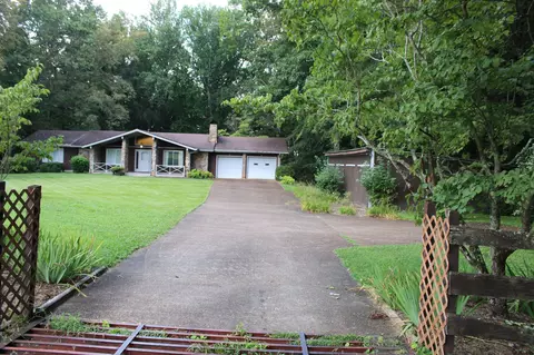 Exterior - 200 Primrose Ln, Morrison, TN 37357 photo 2 of 19