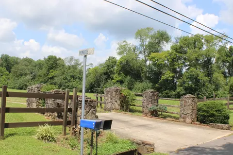 Exterior - 200 Primrose Ln, Morrison, TN 37357 photo 8 of 19