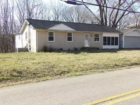 457 E Little Richland Rd, Waverly, TN 37185