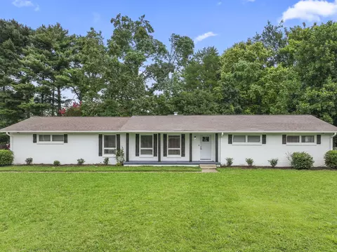 219 Ridgecrest Dr, Murfreesboro, TN 37130