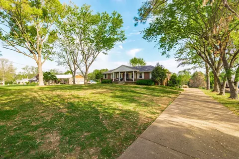 321 Shute Ln, Old Hickory, TN 37138