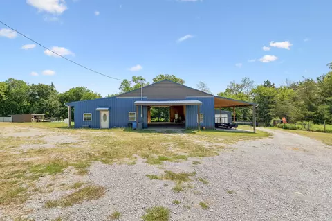942 Fay Creek Rd, Wartrace, TN 37183