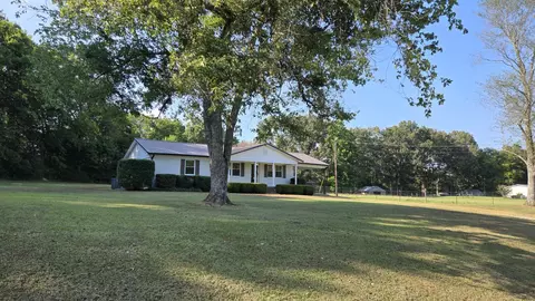 690 Friendship Rd, Buchanan, TN 38222