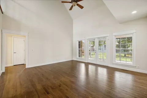 Living - 3012 Tybee Trl, Murfreesboro, TN 37127 photo 4 of 8