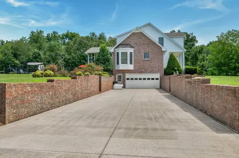 Exterior - 495 Baker Rd, Dickson, TN 37055 photo 13 of 16