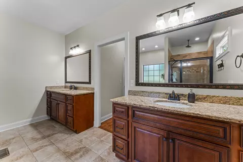 Bath - 1407 Loblolly Dr, Murfreesboro, TN 37128 photo 1 of 4