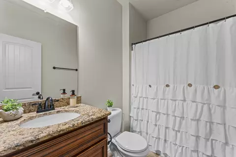 Bath - 1407 Loblolly Dr, Murfreesboro, TN 37128 photo 3 of 4