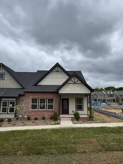 631 Swanston Ln, Gallatin, TN 37066