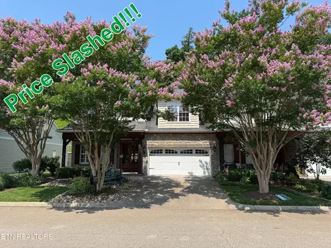 437 Grove Branch Ln, Knoxville, TN 37922