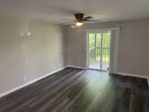 555 N Dupont Ave #E103, Madison, TN 37115