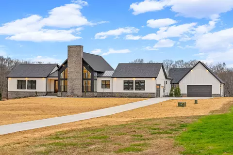 1800 Hickory Point Rd, Clarksville, TN 37043