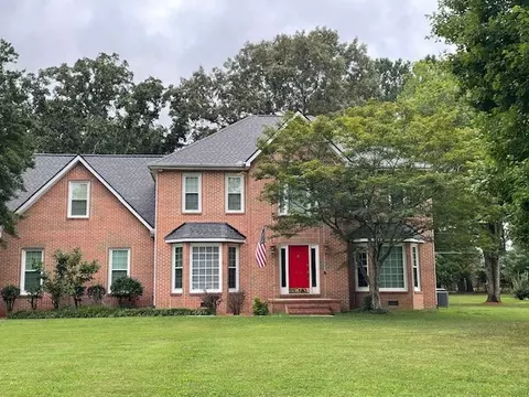 306 Amherst Dr, Tullahoma, TN 37388