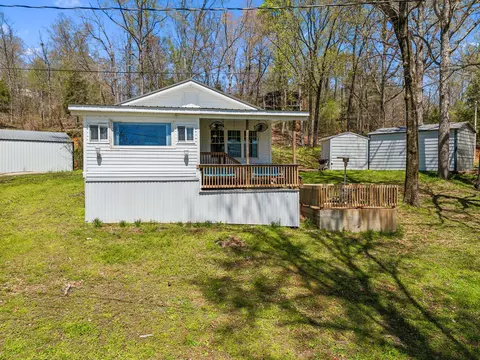 11460 Crooked Creek Rd, Lobelville, TN 37097