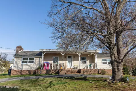 503 Black Oak Dr, Knoxville, TN 37912