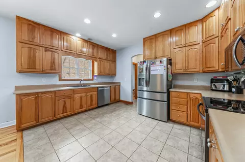 Kitchen - 7599 Beech Hill Rd, Pulaski, TN 38478 photo 3 of 5
