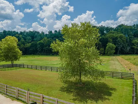 Exterior - 7599 Beech Hill Rd, Pulaski, TN 38478 photo 15 of 23
