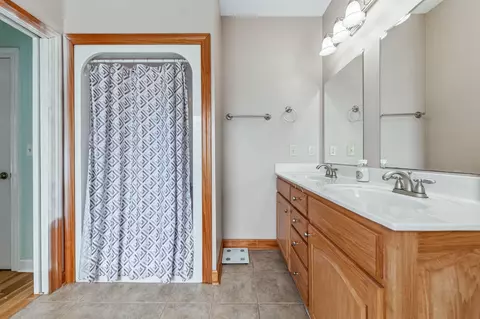Bath - 7599 Beech Hill Rd, Pulaski, TN 38478 photo 3 of 9
