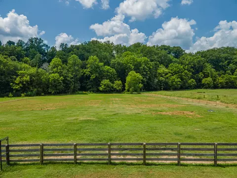 Exterior - 7599 Beech Hill Rd, Pulaski, TN 38478 photo 19 of 23