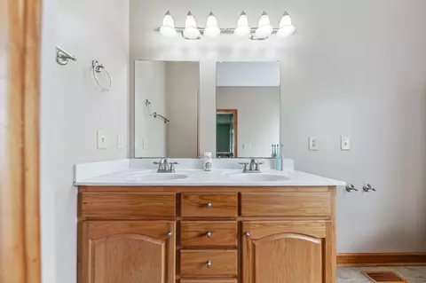 Bath - 7599 Beech Hill Rd, Pulaski, TN 38478 photo 6 of 9