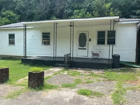 55 Buck Ln, Estill Springs, TN 37330