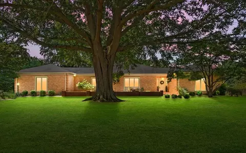 403 Riverwood Dr W, Hopkinsville, KY 42240