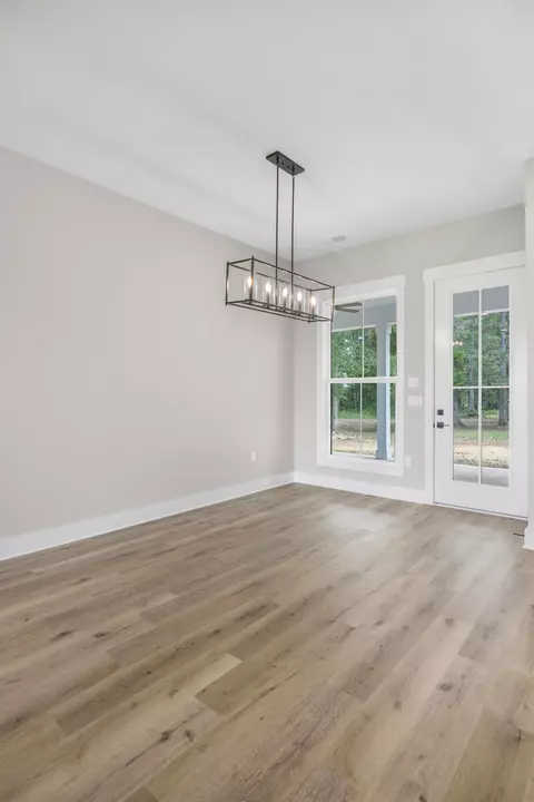 Dining - 1694 Mcafee Rd, Morrison, TN 37357 photo 1 of 1