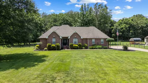895 Brummitt Rd, Castalian Springs, TN 37031