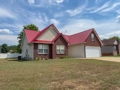 1903 Fieldstone Dr, Columbia, TN 38401