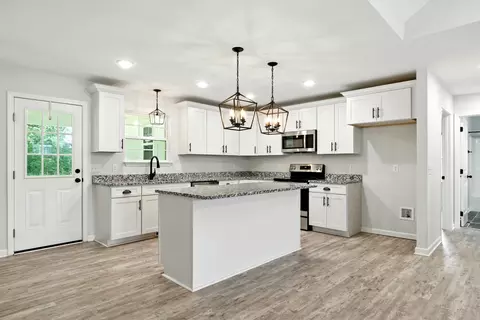 Kitchen - 329 Diane Loop, White Bluff, TN 37187 photo 2 of 5