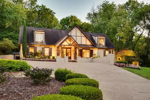 3807 Harding Pl, Nashville, TN 37215