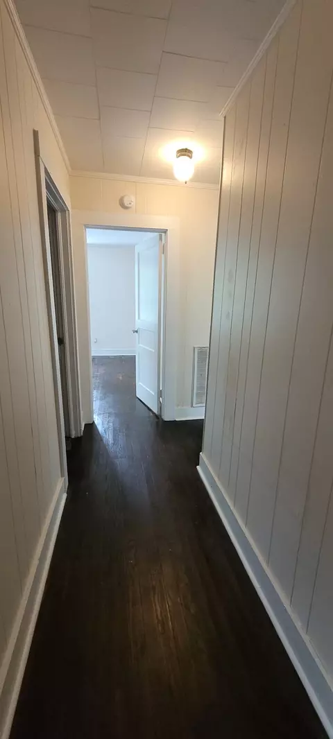 Entry Way - 100 Hurt Ave, Centerville, TN 37033 photo 1 of 4