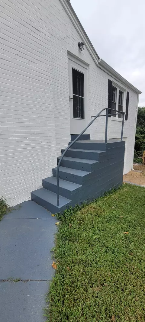 Exterior - 100 Hurt Ave, Centerville, TN 37033 photo 9 of 12