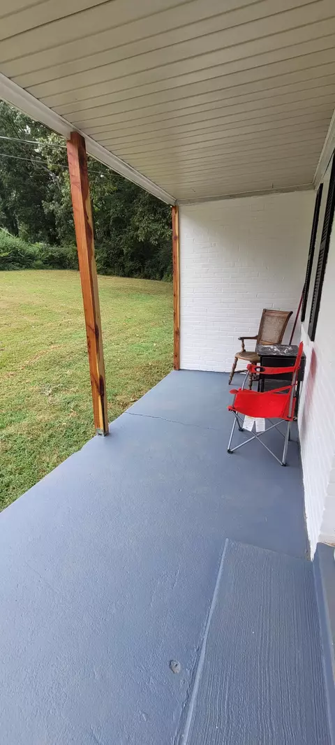 Exterior - 100 Hurt Ave, Centerville, TN 37033 photo 8 of 12
