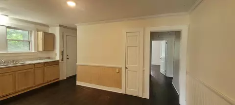 Entry Way - 100 Hurt Ave, Centerville, TN 37033 photo 2 of 4