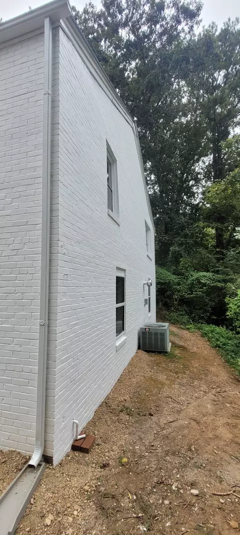 Exterior - 100 Hurt Ave, Centerville, TN 37033 photo 4 of 12