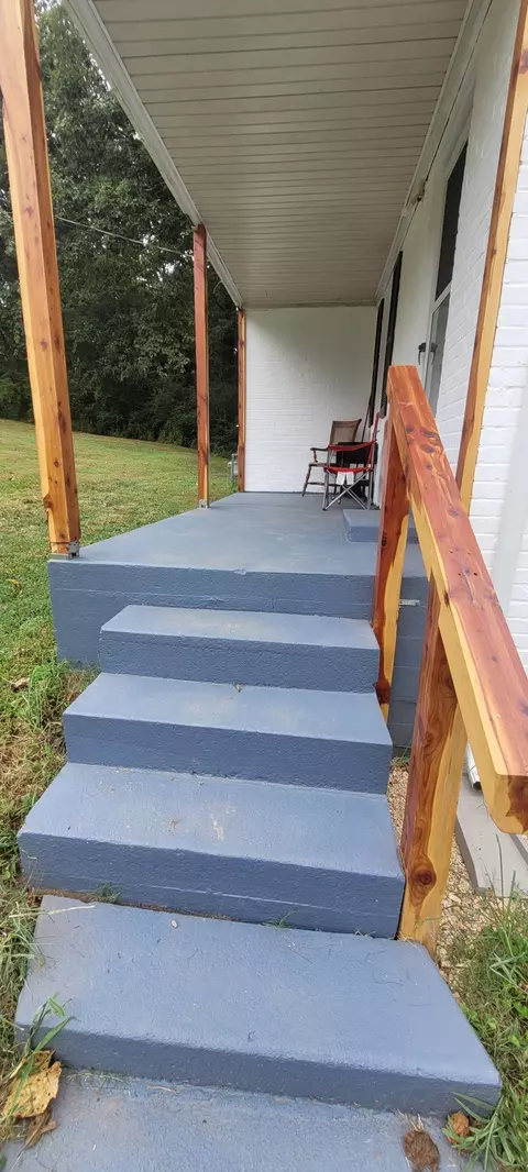 Exterior - 100 Hurt Ave, Centerville, TN 37033 photo 7 of 12
