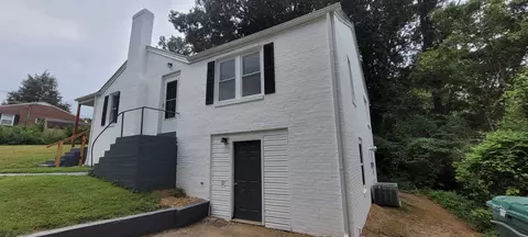 Exterior - 100 Hurt Ave, Centerville, TN 37033 photo 3 of 12