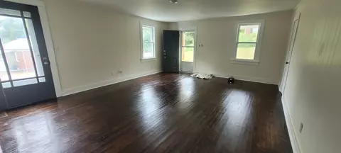 Living - 100 Hurt Ave, Centerville, TN 37033 photo 1 of 2