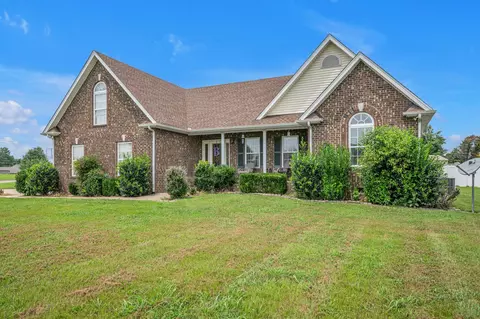 1055 Mead Dr, Ashland City, TN 37015