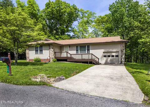 33 Druid Cir, Crossville, TN 38558