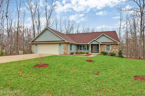 15 King John Ln, Crossville, TN 38558