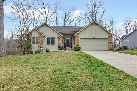 295 Kingsdown Dr, Crossville, TN 38558