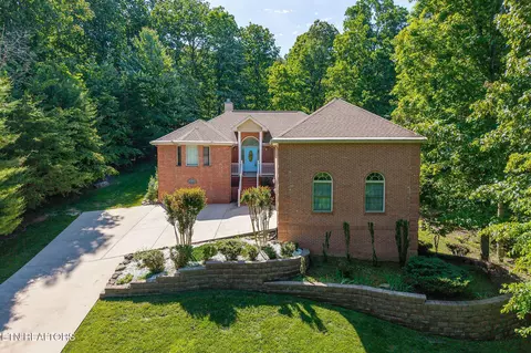 284 Forest Hill Dr, Crossville, TN 38558