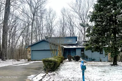 334 Lakeview Dr, Crossville, TN 38558